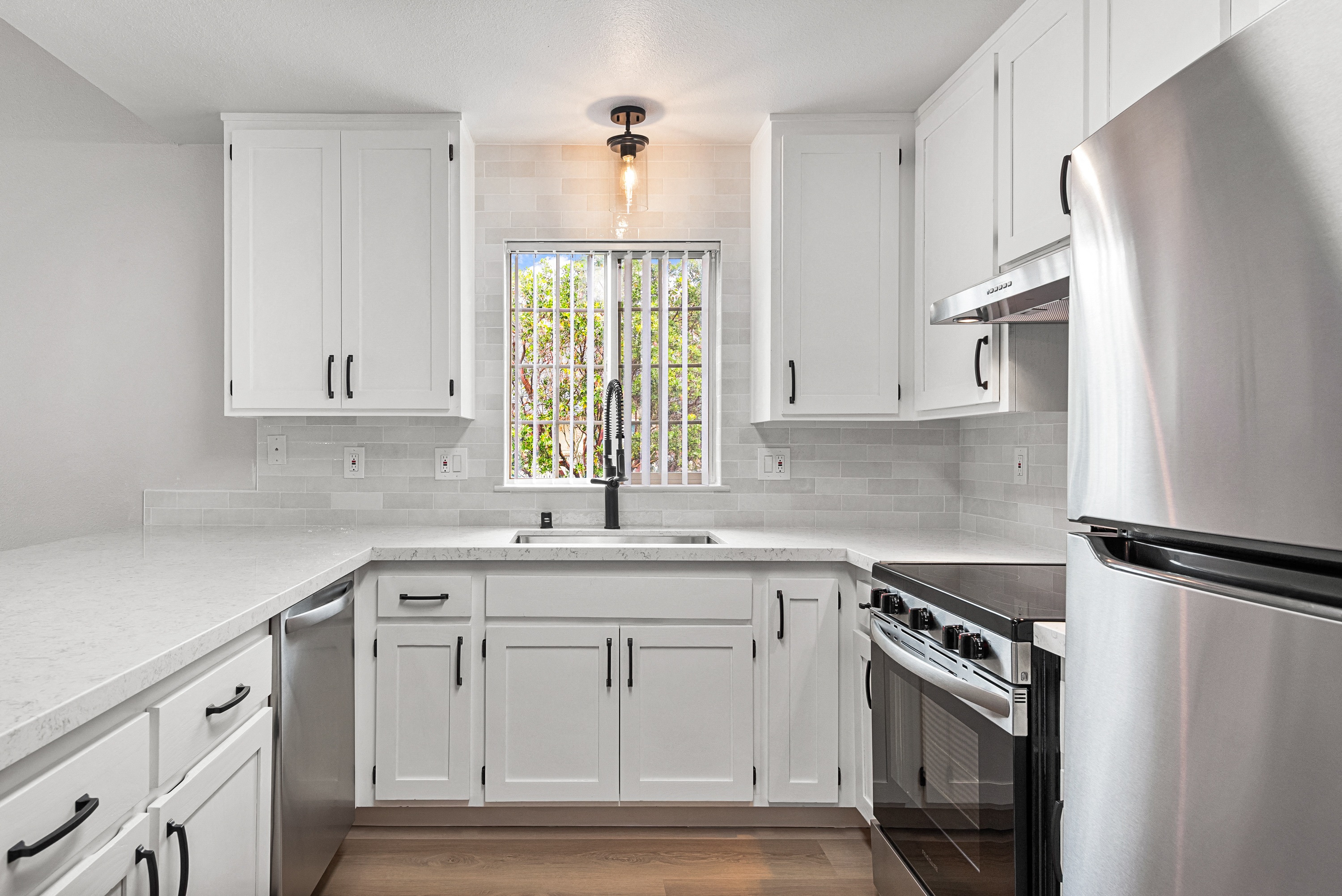 Deer Path Condos Apartments photo 5